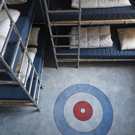 Hostel Roots Тилбург Экстерьер фото