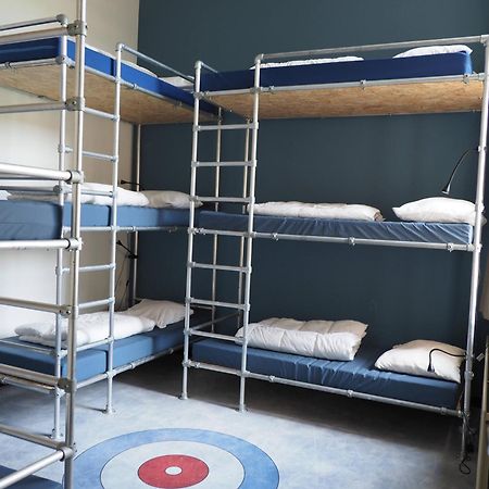 Hostel Roots Тилбург Экстерьер фото