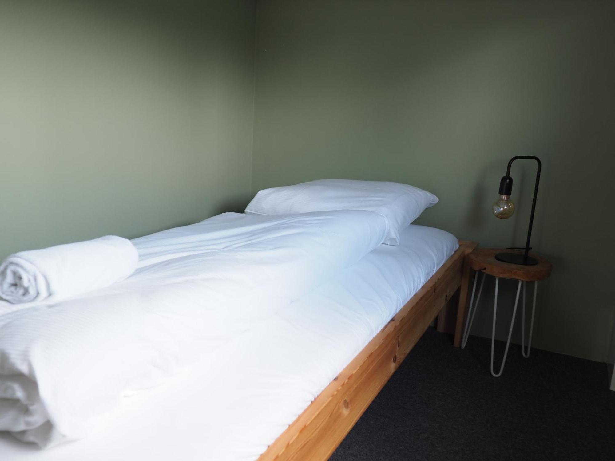 Hostel Roots Тилбург Экстерьер фото