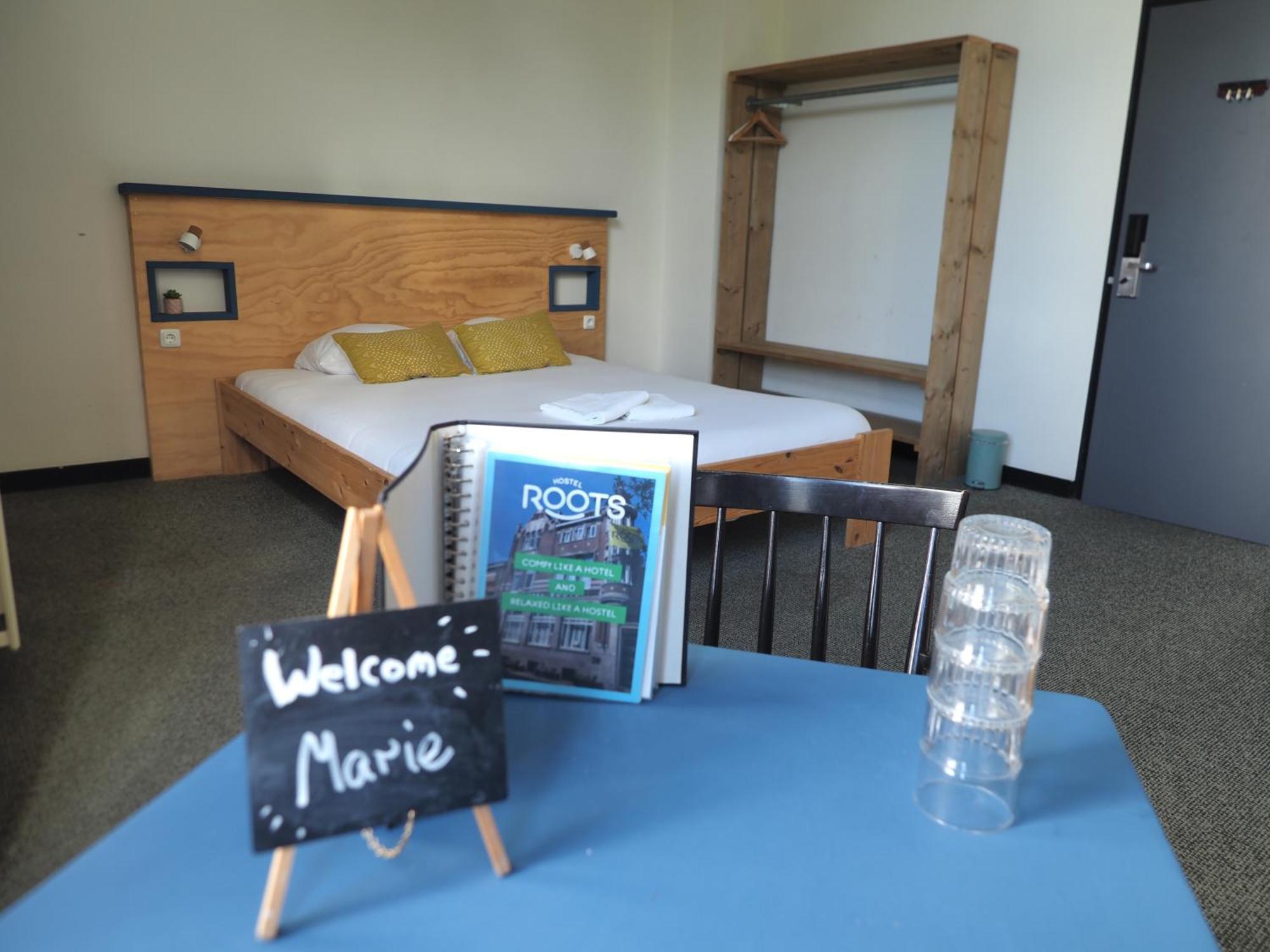 Hostel Roots Тилбург Экстерьер фото