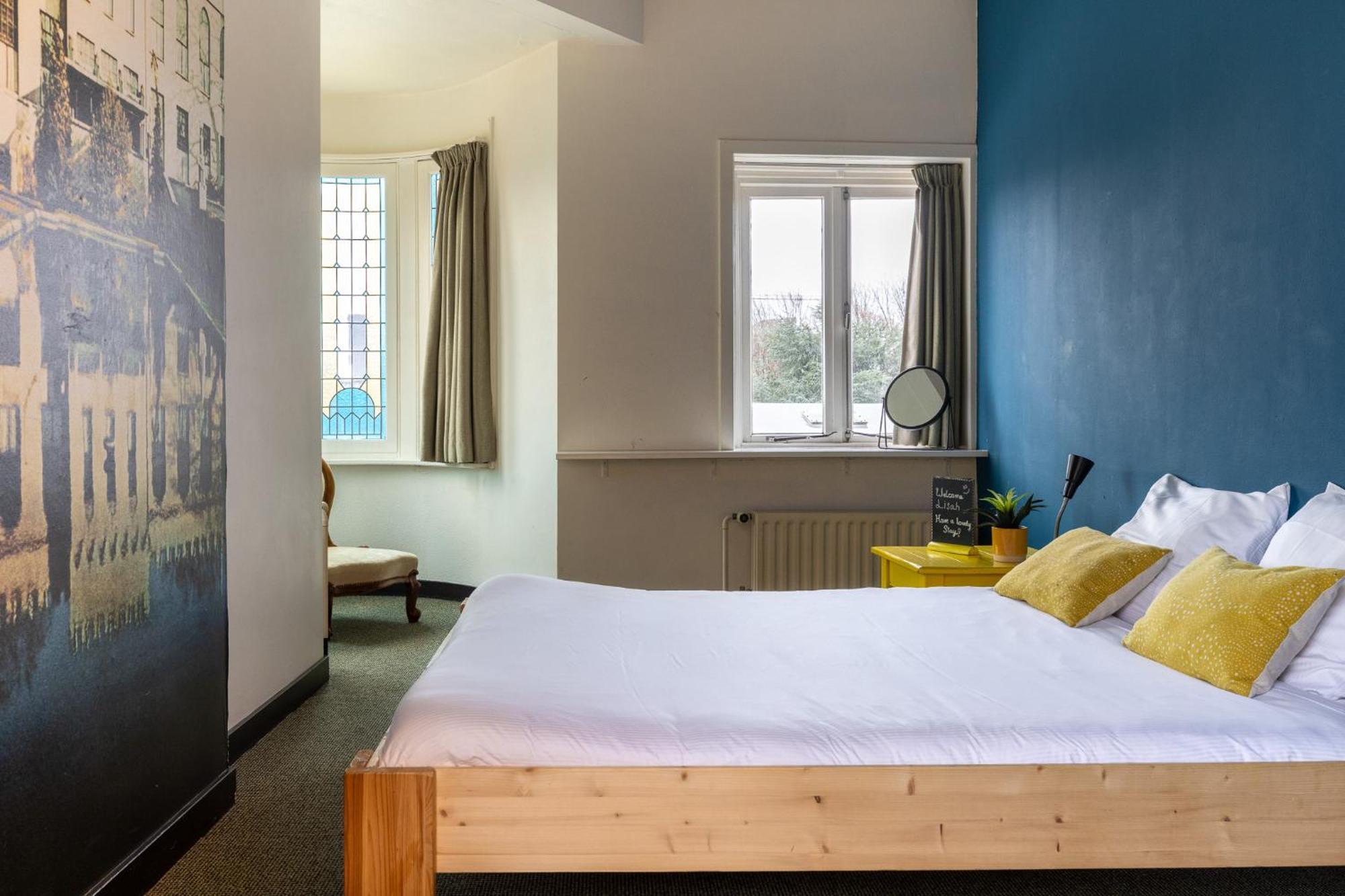 Hostel Roots Тилбург Экстерьер фото
