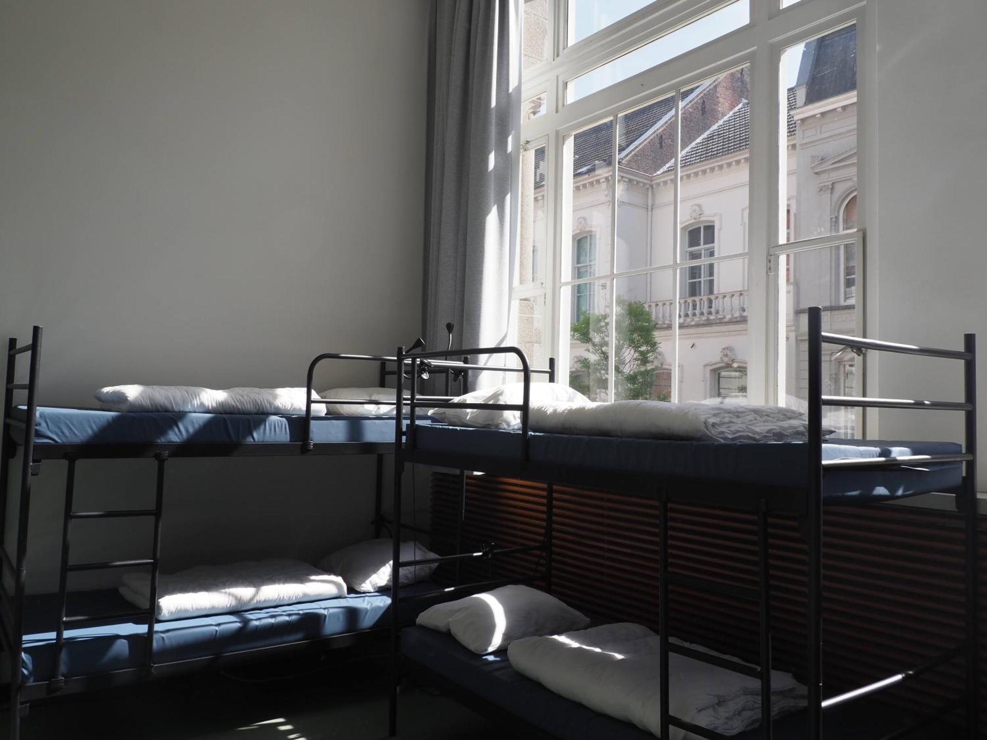 Hostel Roots Тилбург Экстерьер фото