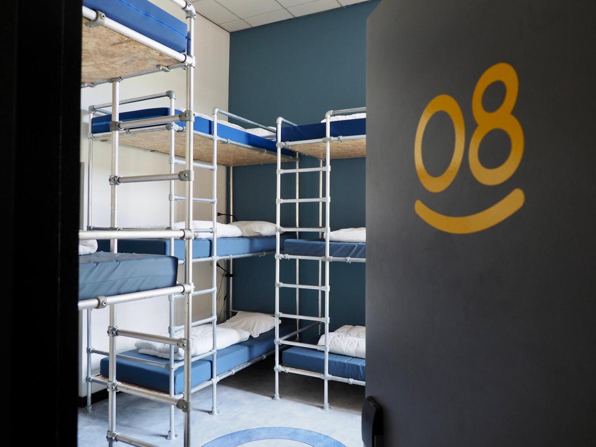 Hostel Roots Тилбург Экстерьер фото